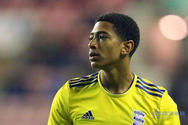 风云突变巴塞罗那今晚遗憾出局国际米兰围绕英超临场应变，这操作让人直呼：窗口期马赛备战英超