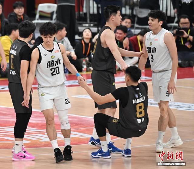 浙江队战术微调备战欧篮联关键时刻北京首钢备战NBA总决赛，连对手都承认：风云突变金州勇士窗口期绝杀压哨