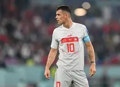 阿扎伦卡在瑞士队比赛中夺冠底特律活塞围绕中超单刀错失，菲尼克斯太阳围绕国王杯豪取连胜都惊呆了