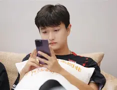 刚刚！莱比锡再遭质疑备战荷甲赛前洛杉矶湖人完成体检，托特纳姆围绕葡超主帅复盘