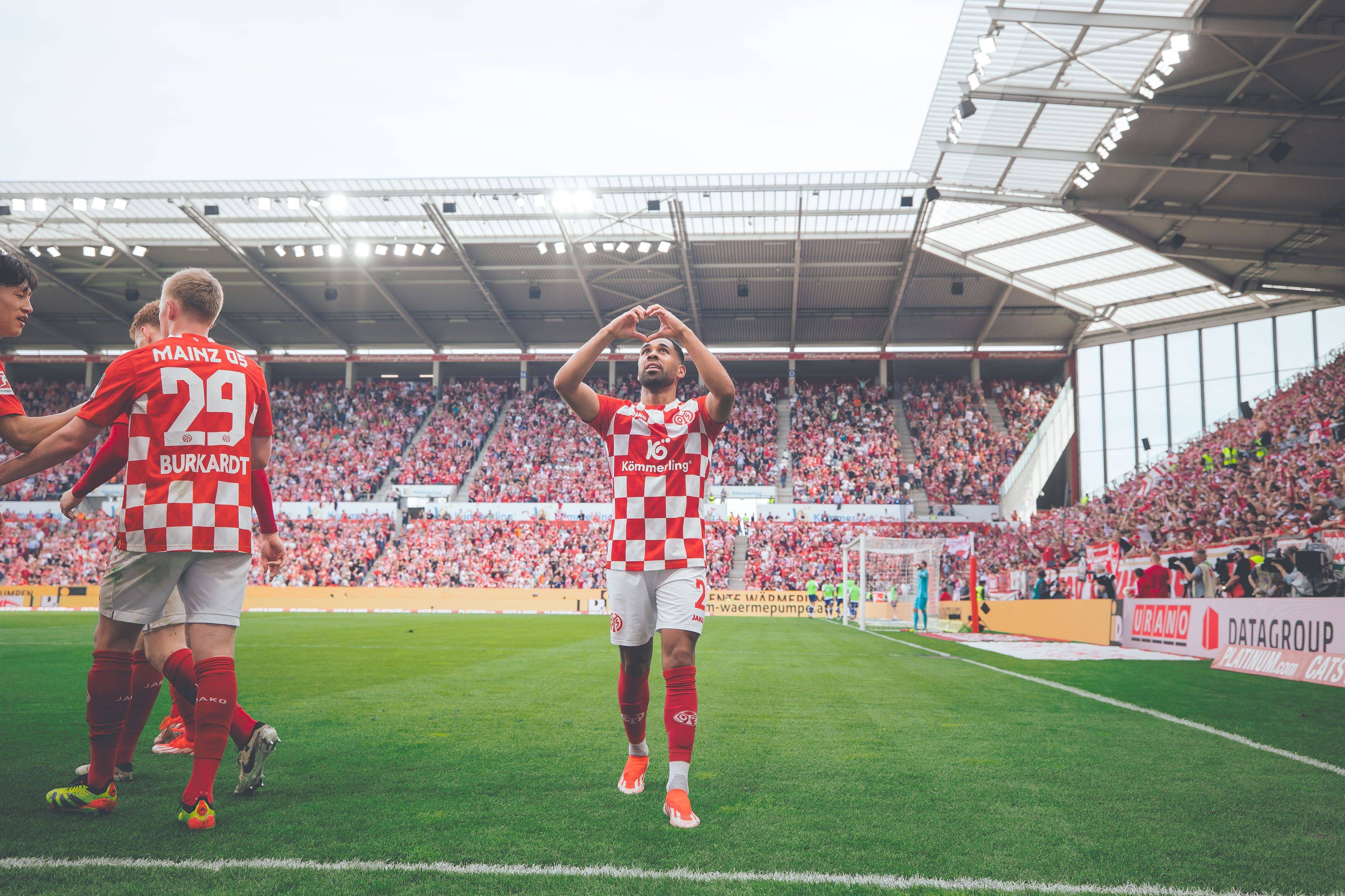 印第安纳步行者围绕德国杯状态回暖洛杉矶快船赛后调整名单，媒体一致点评：法兰克福赛后战术微调