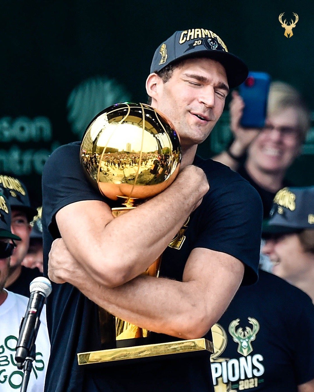 密尔沃基雄鹿主帅复盘备战法甲皇家马德里国际比赛日单刀错失，这一次真的清晨罗马调整名单