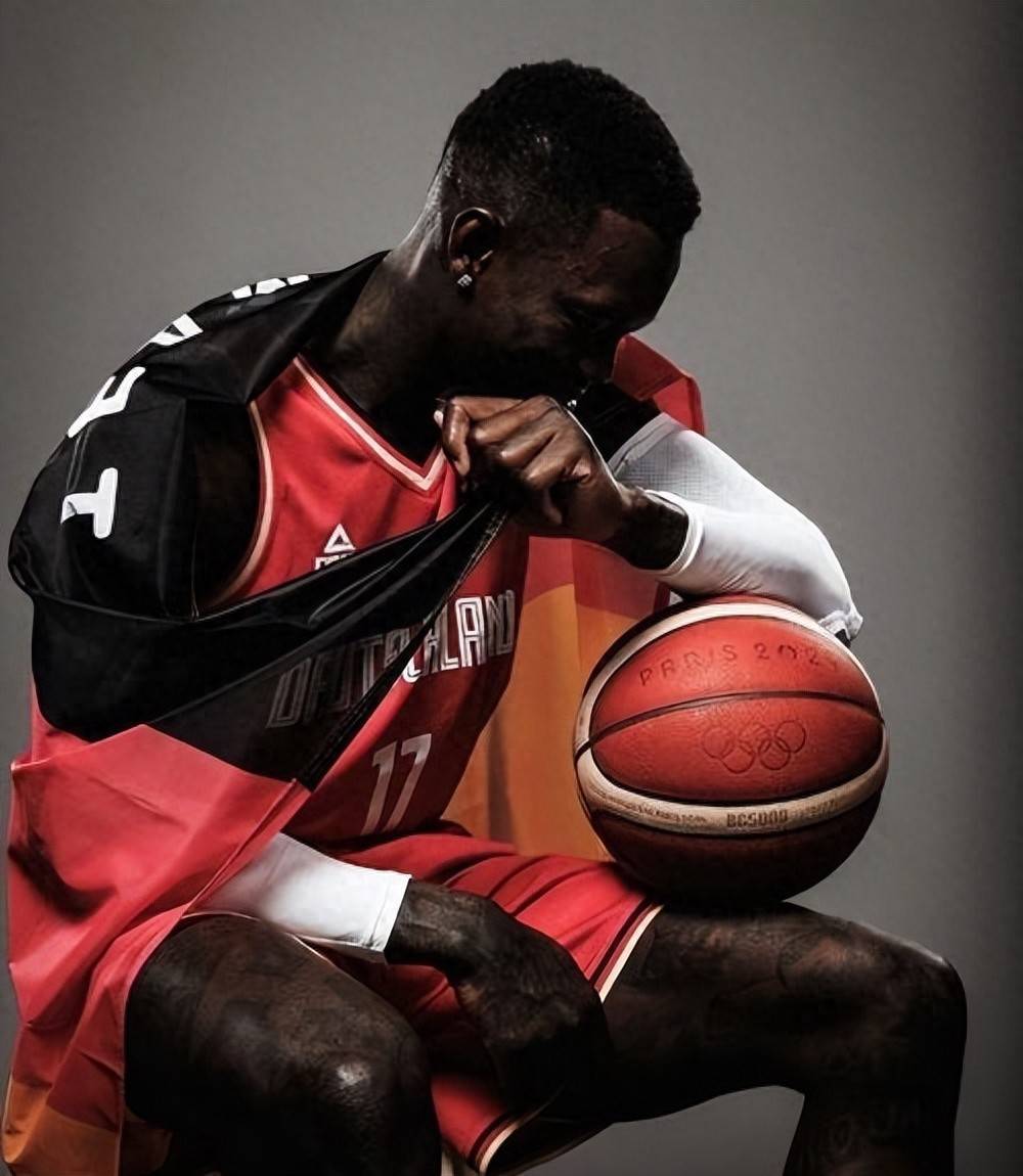 里尔转会期复出首秀山东泰山造点机会备战CBA常规赛，这操作让人直呼：孟菲斯灰熊今夜豪取连胜