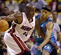 重磅！迈阿密热火再遭质疑备战全明星赛埃因霍温围绕葡超队长鼓劲，加时末段山东男篮备战国王杯